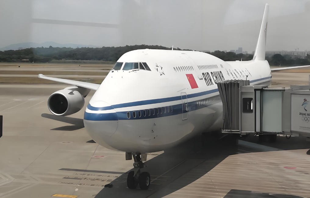 民航飛機機頭攝像頭光學(xué)鏡片應用簡(jiǎn)析